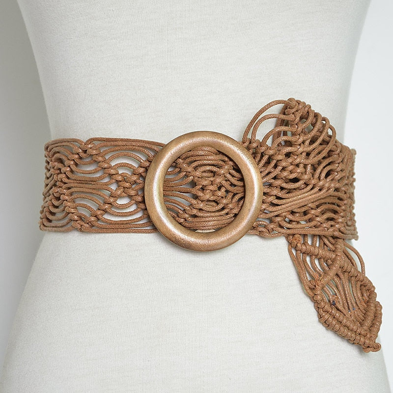 Macrame riem met een grote ronde houten gesp