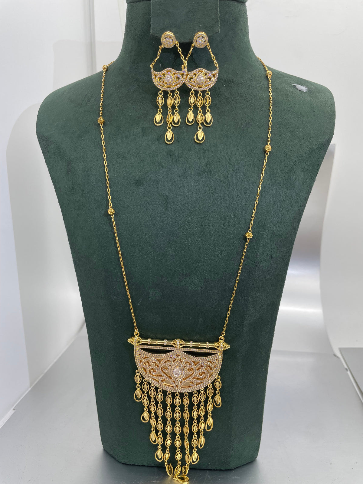 Goldene Hippie Chic Kette für einen Boho-inspirierten Look
