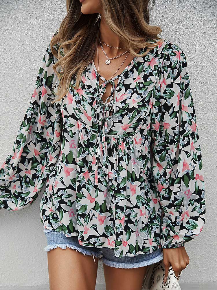 Chic seventies top worn in a relaxed boho look