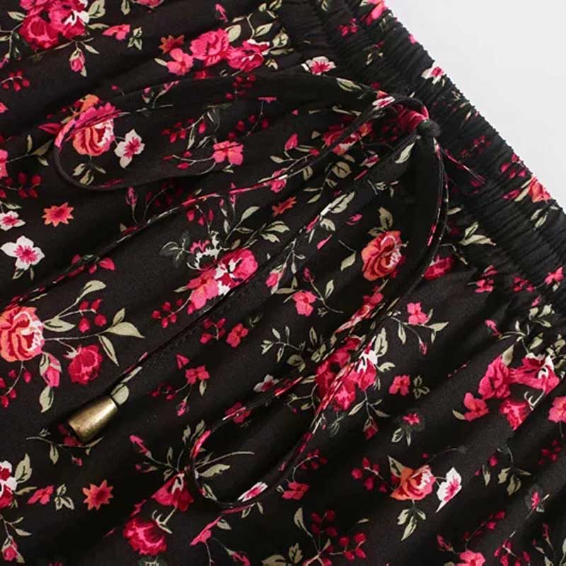 Top met bloemen voor dames met aansluitende snit, extra stylingbeeld