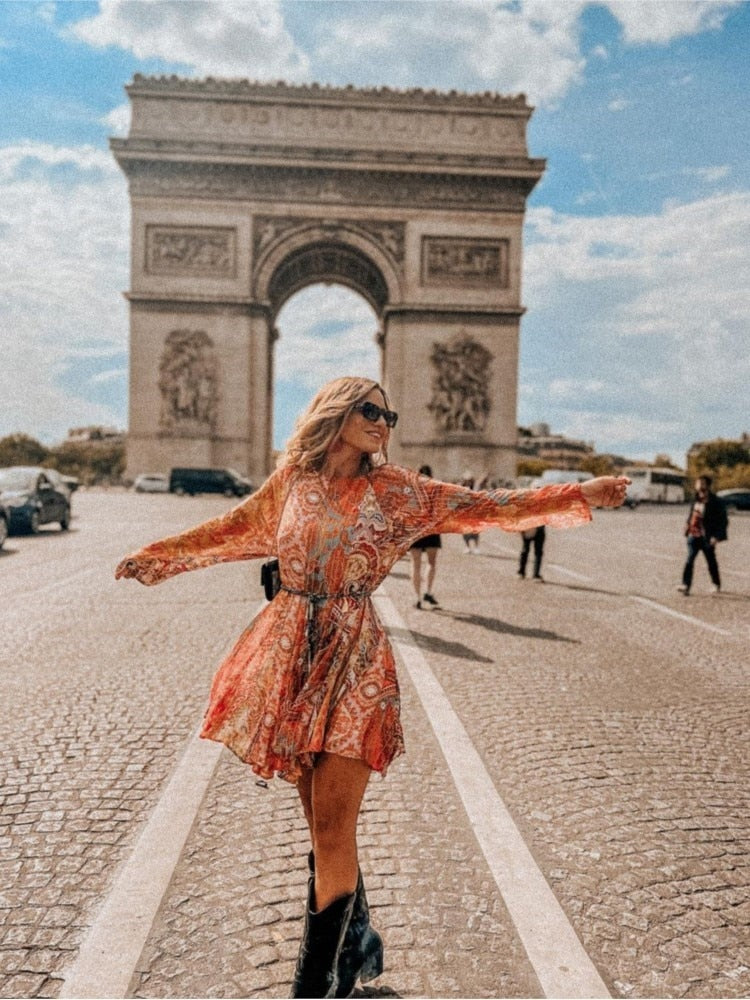 Vestido hippie con cintura de ojales en color liso y fluido