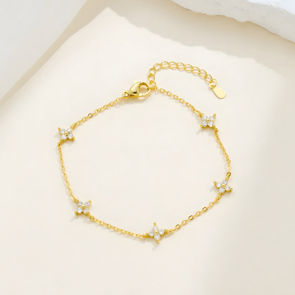 Funkelndes Zirkonia-Kleeblatt-Armband