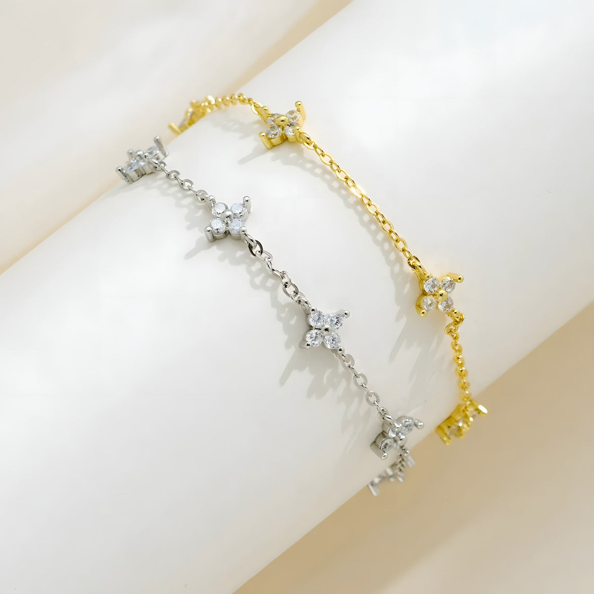 Sparkling Zircon Four-Leaf Clover Bracelet