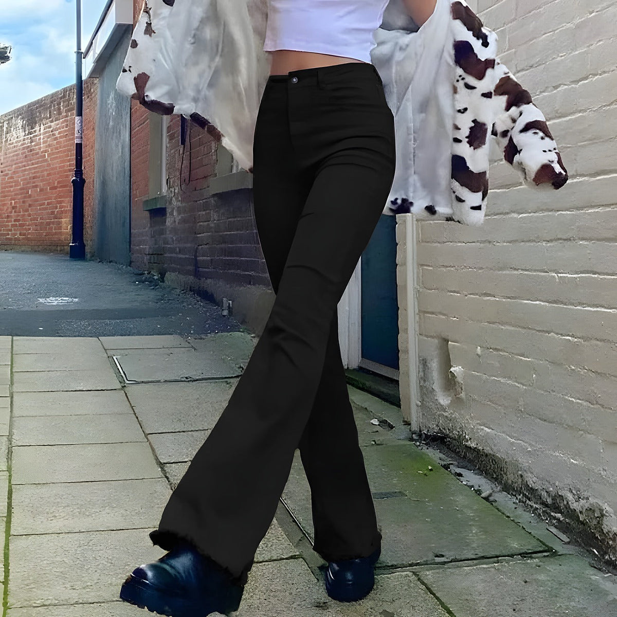 Thigh-hugging fit of the boho bell bottom pants